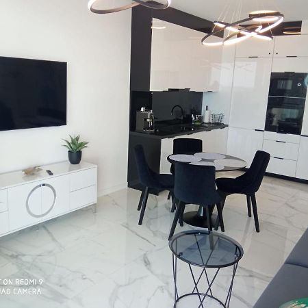 Apartament Z Widokiem Na Morze W Kompleksie Hevenia レバル エクステリア 写真