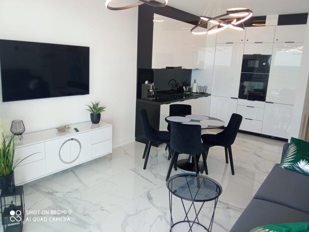 Apartament Z Widokiem Na Morze W Kompleksie Hevenia レバル エクステリア 写真